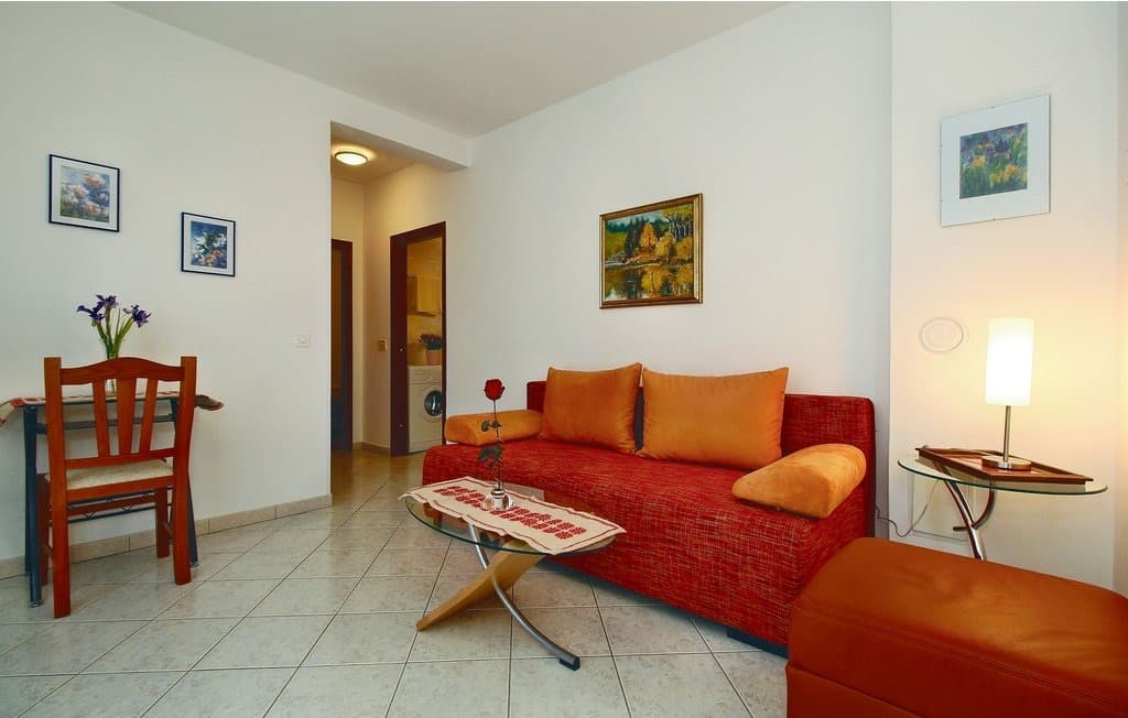 Apartma D — Navala
